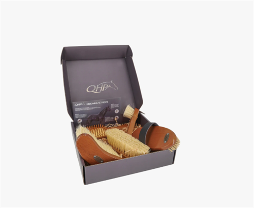 QHP Royal Grooming gaveæske m striglesæt